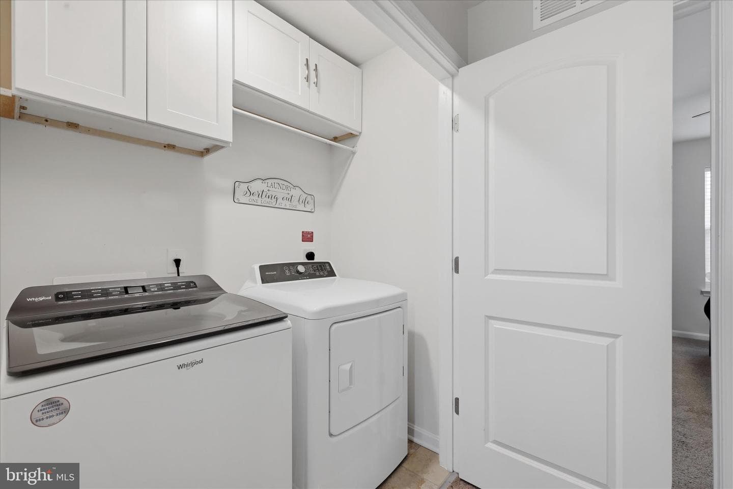 227 Magellan Drive photo 32