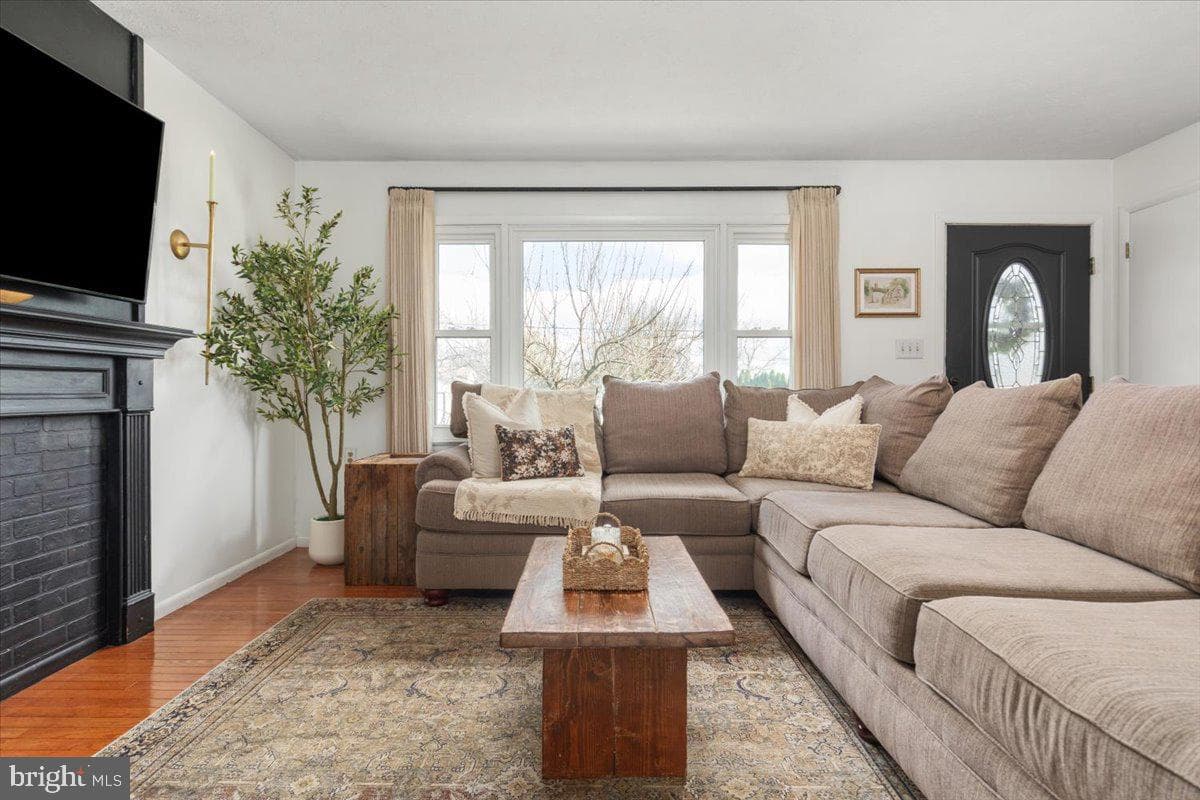 32 Cheerful Faye Drive photo 5