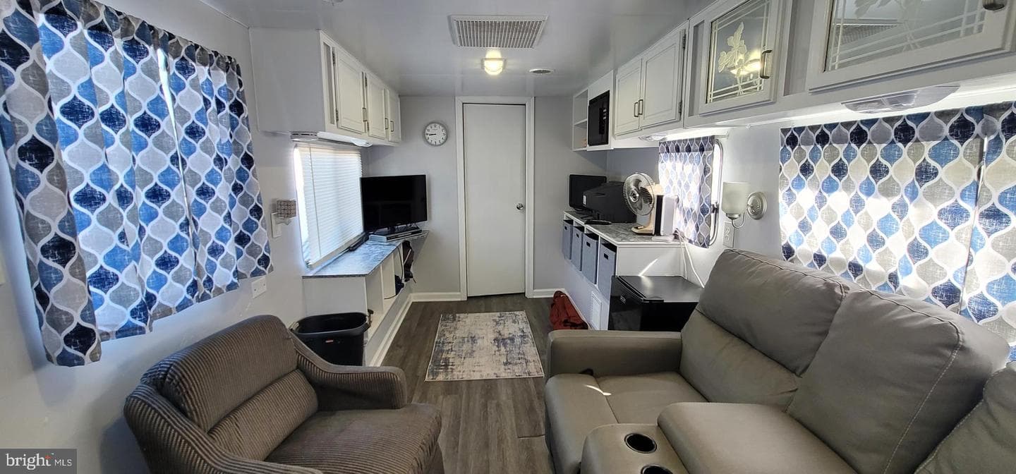 7 Lotus Dr photo 9