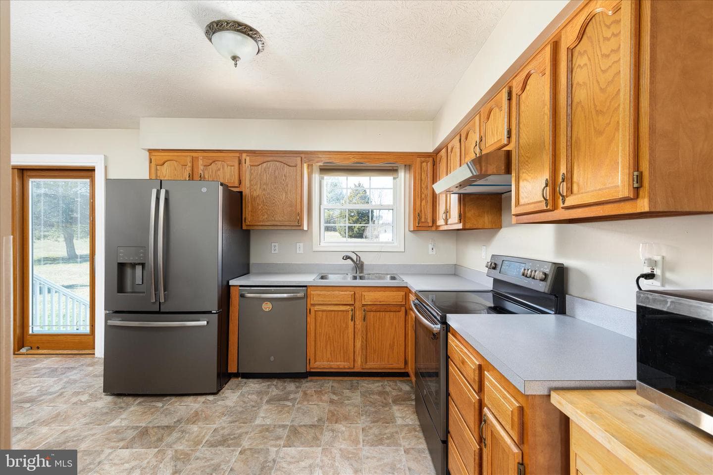 302 Montana Court photo 13