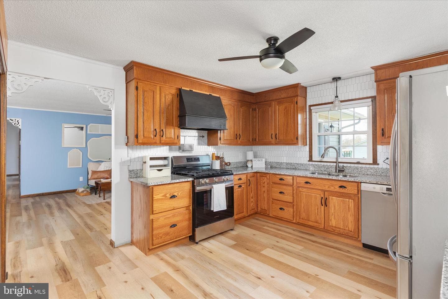 290 Larian Drive photo 14