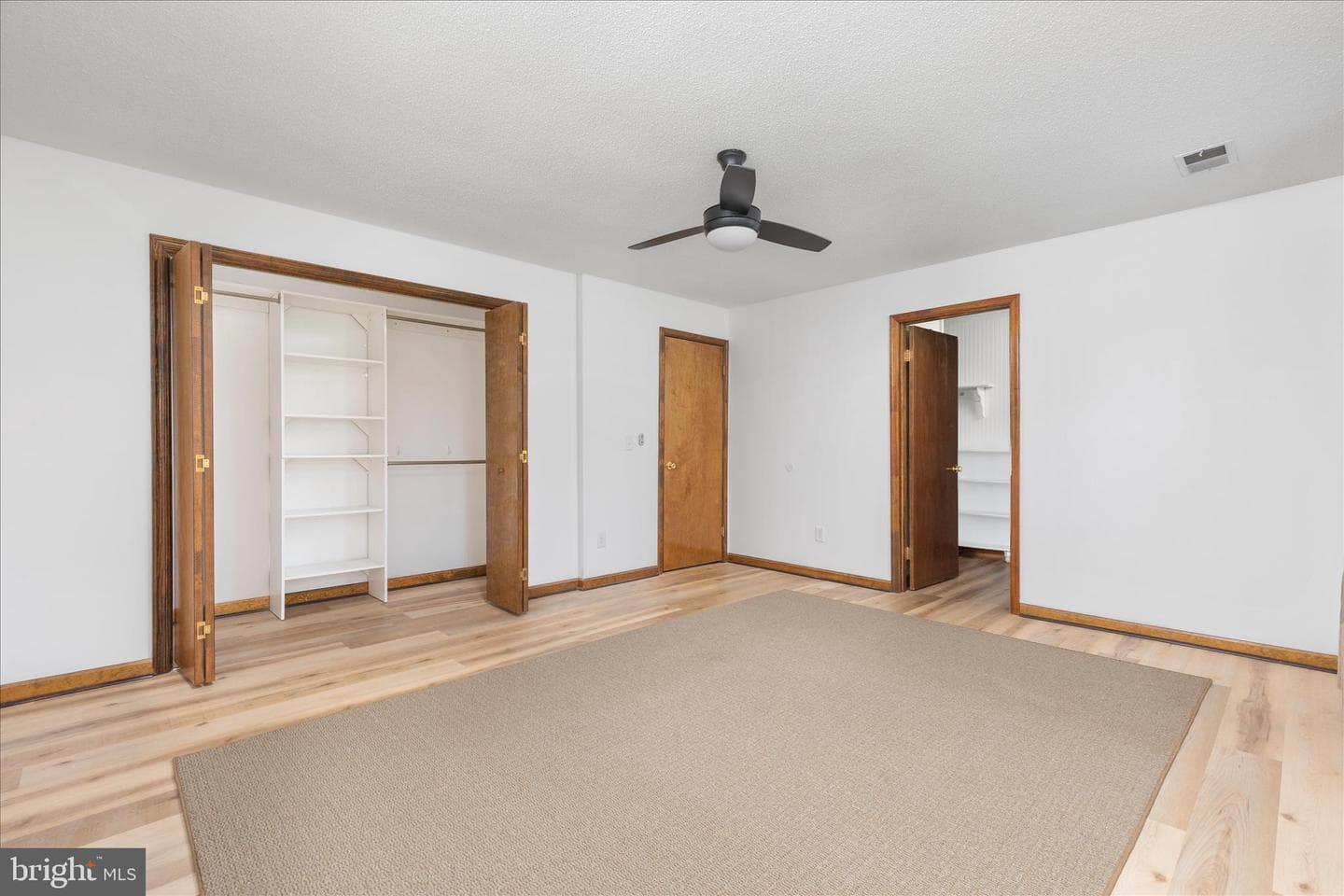 290 Larian Drive photo 20