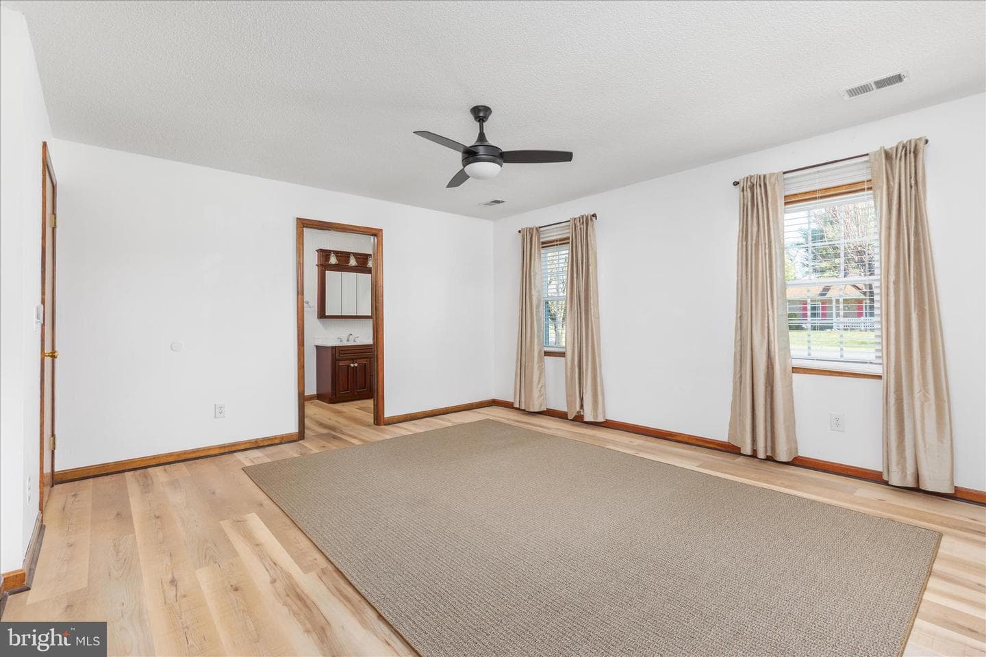290 Larian Drive photo 21