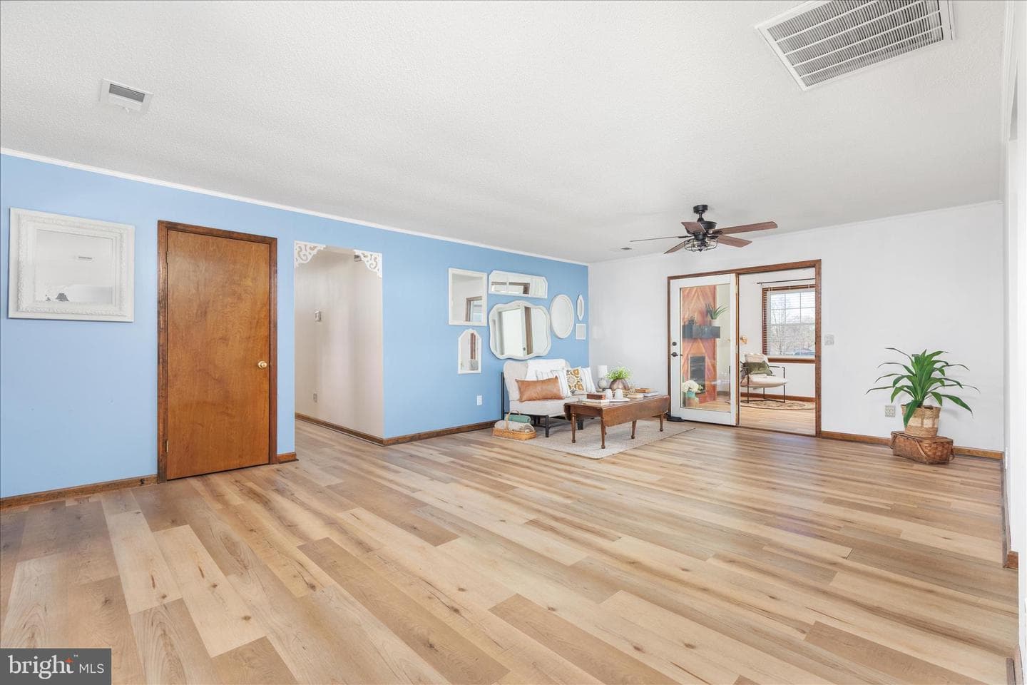 290 Larian Drive photo 4