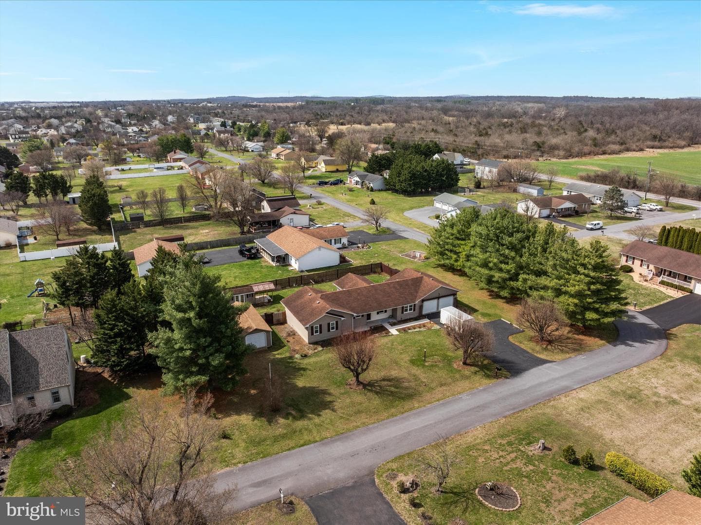 290 Larian Drive photo 49