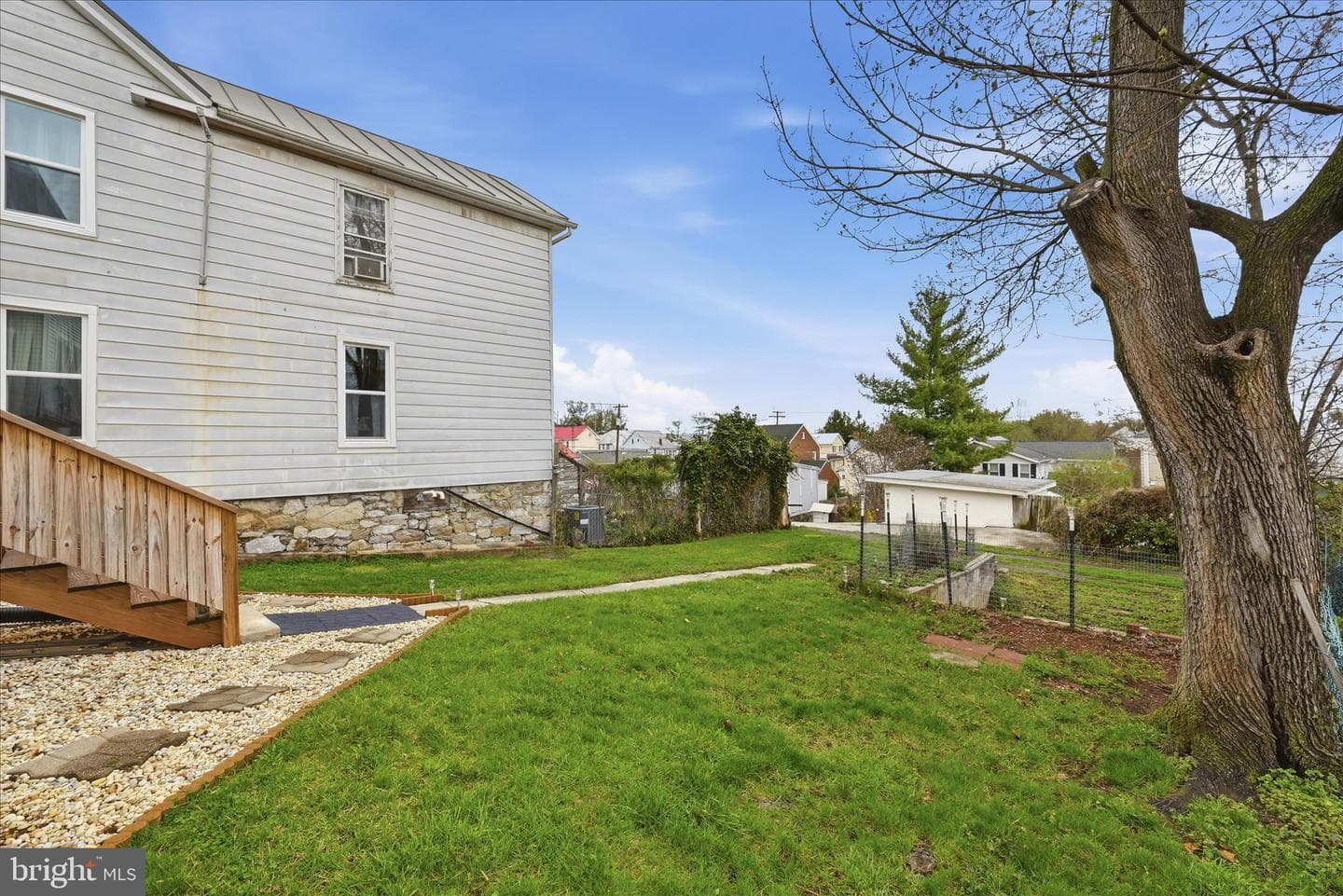 610 Faulkner Ave photo 33