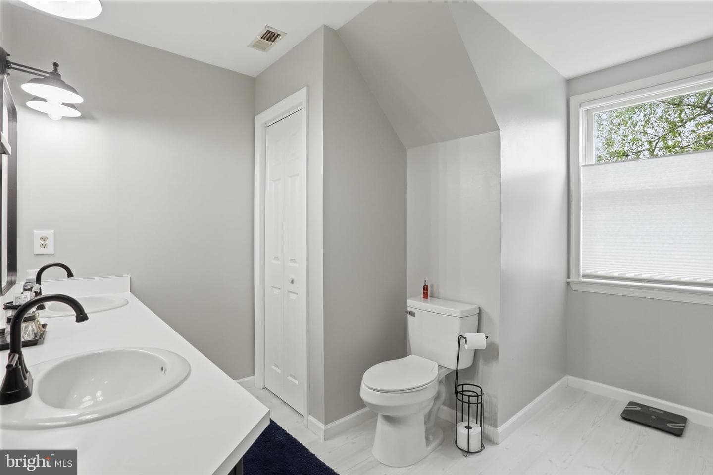 12 Columbus Court photo 41