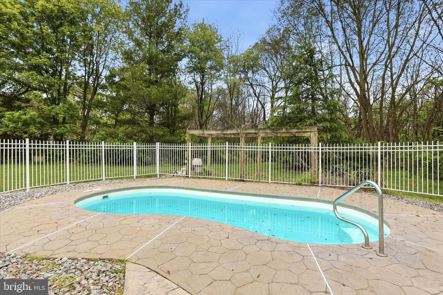 12 Columbus Court photo 44