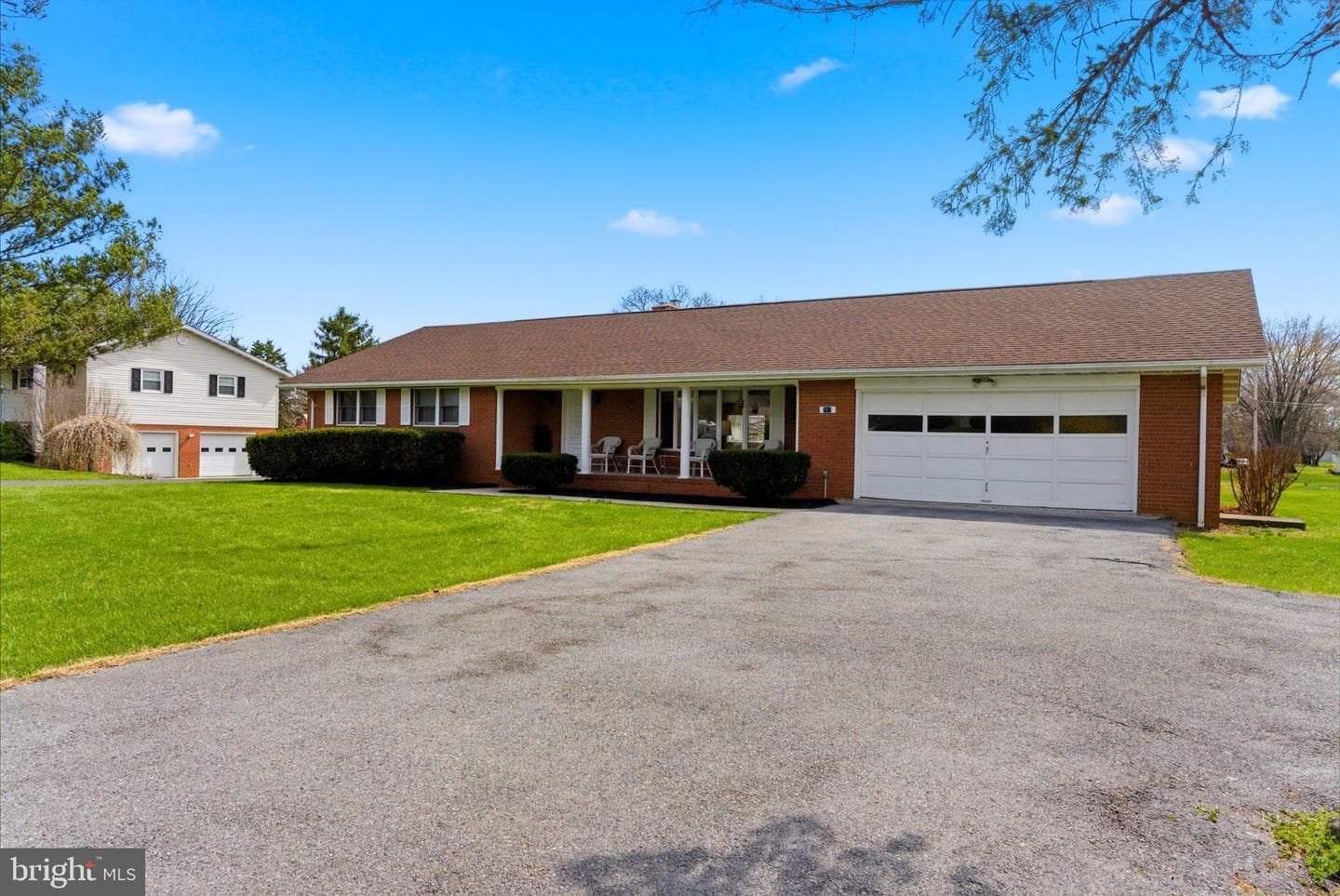757 Montmorency Drive photo 2