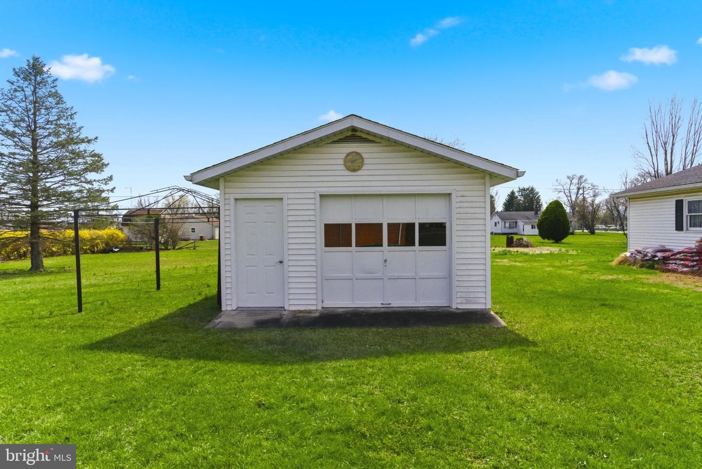 757 Montmorency Drive photo 46