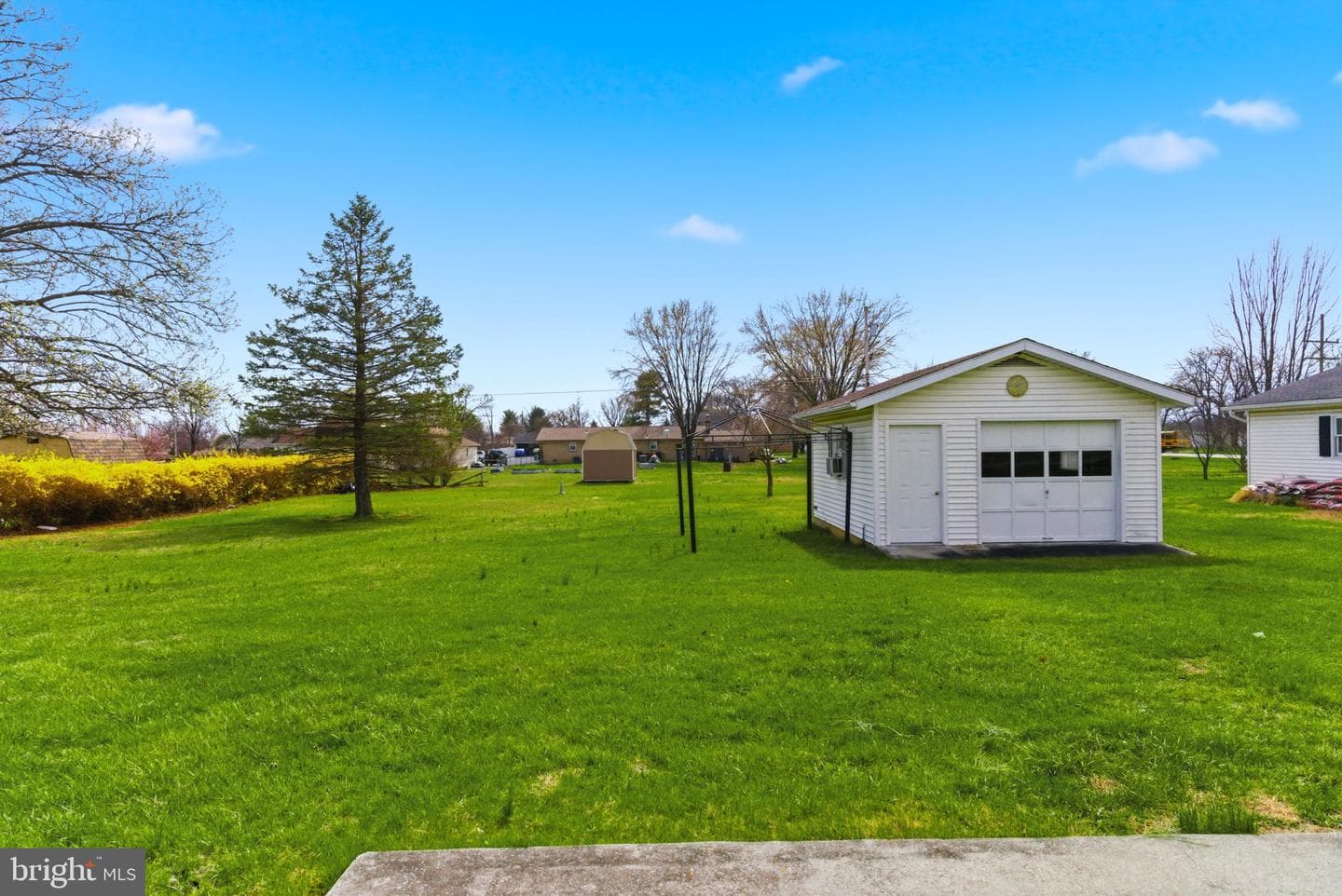 757 Montmorency Drive photo 48
