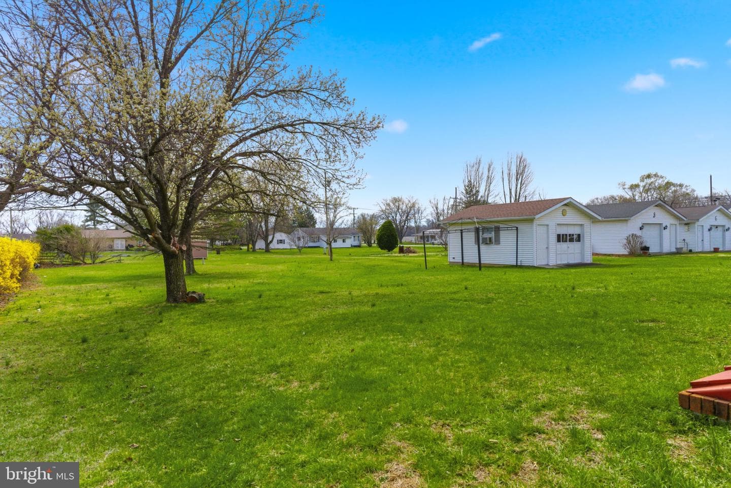 757 Montmorency Drive photo 49