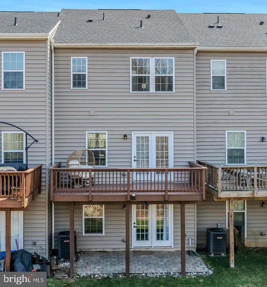 203 Ontario Drive photo 9