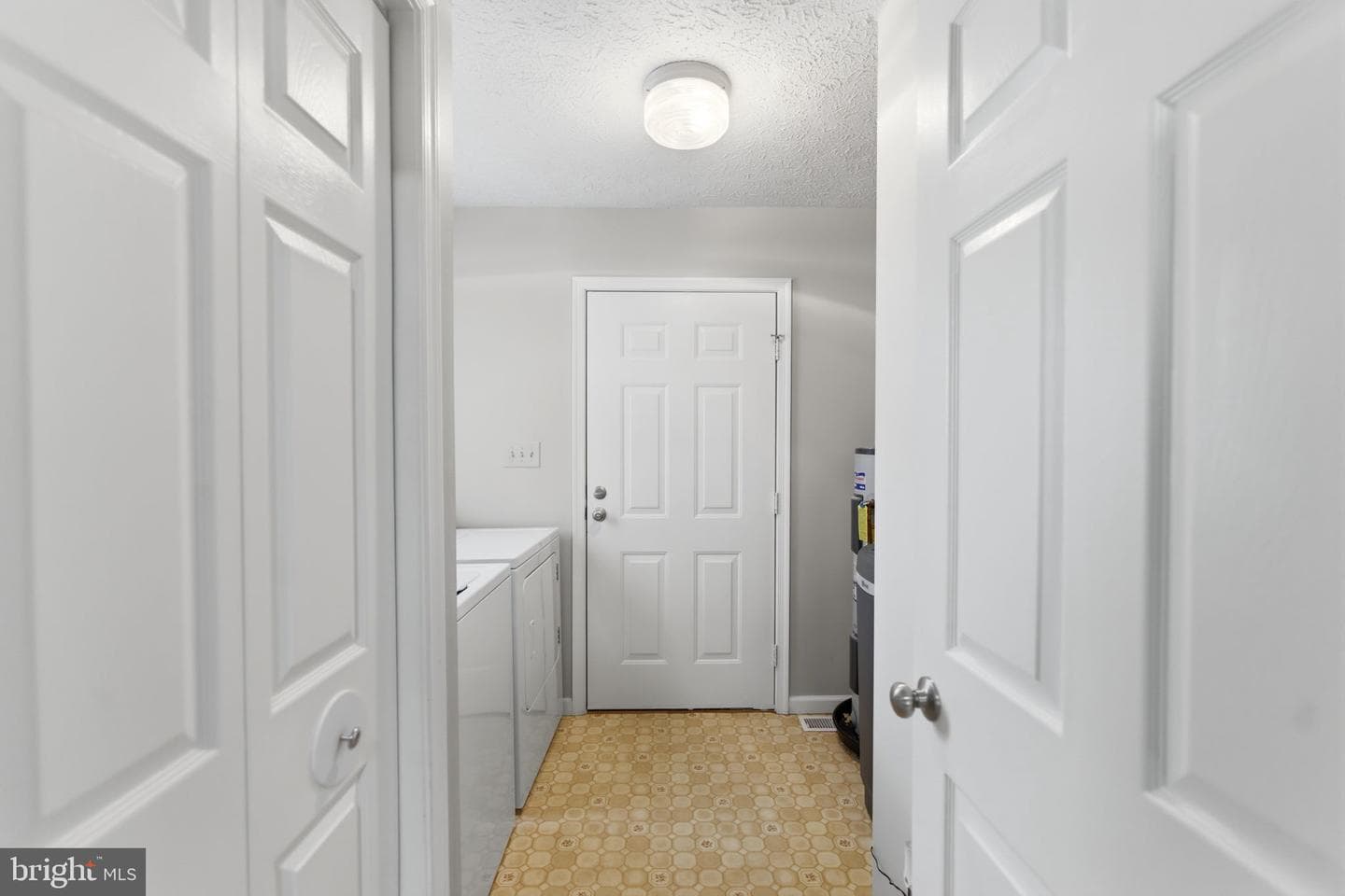 34 Renaissance Drive photo 40