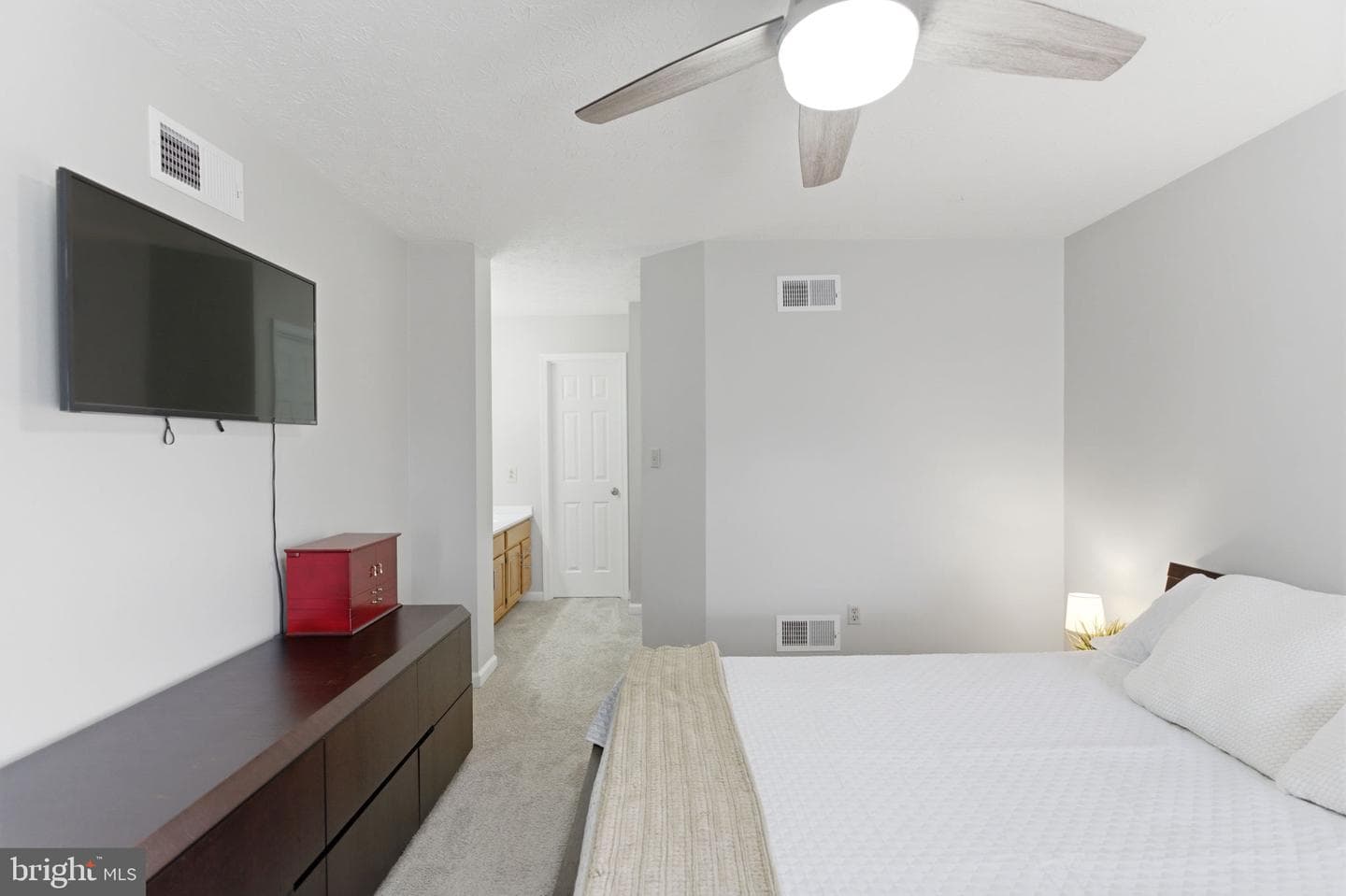 34 Renaissance Drive photo 46