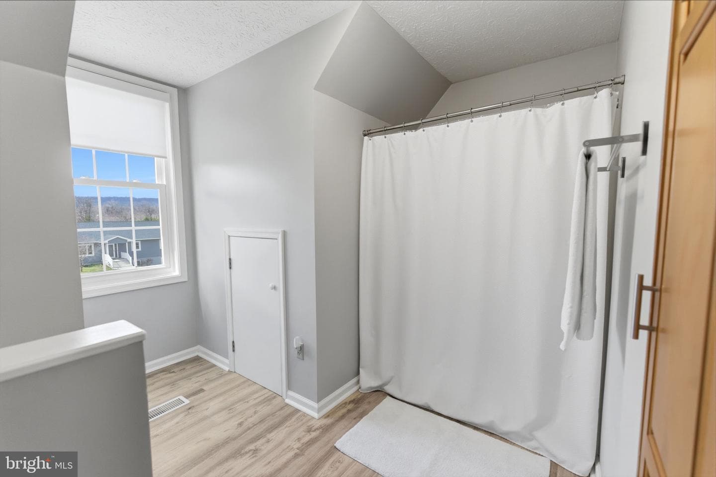 34 Renaissance Drive photo 49