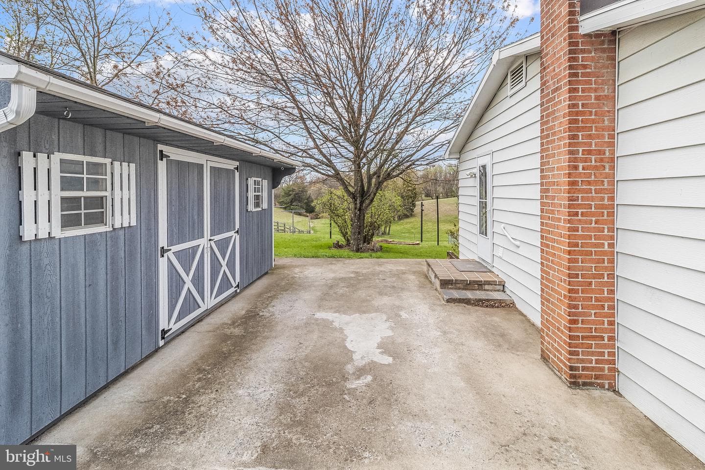 1570 Nadenbousch Lane photo 19