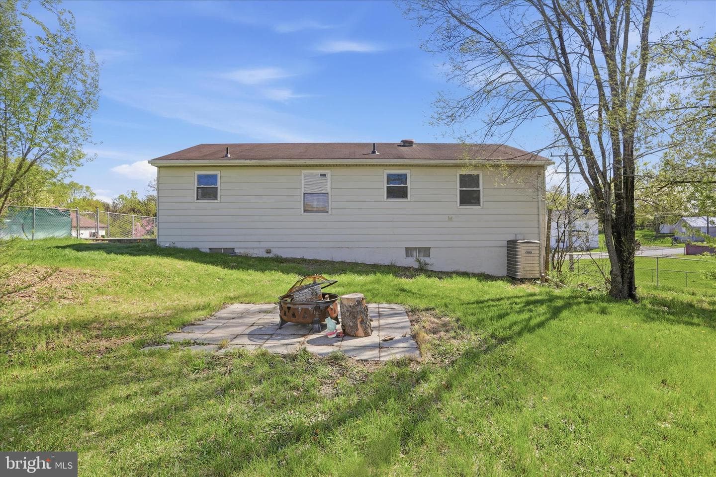 503 Vicky Bullett Street photo 33