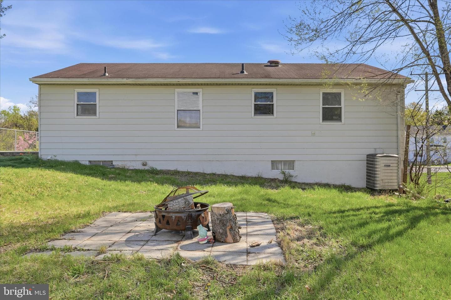 503 Vicky Bullett Street photo 34