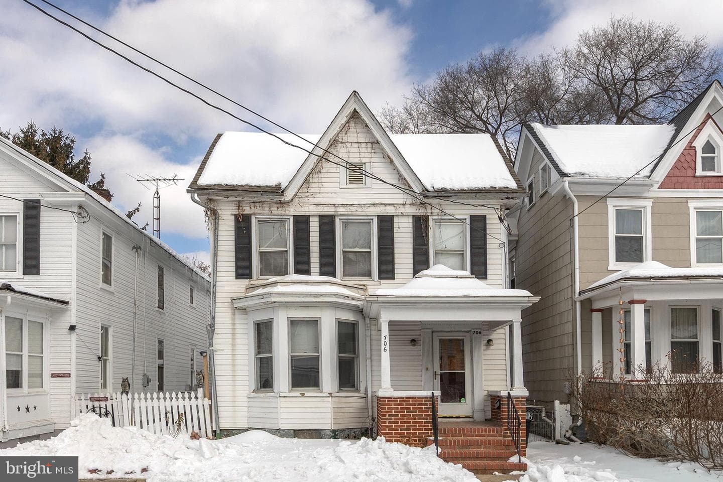 706 W King Street
