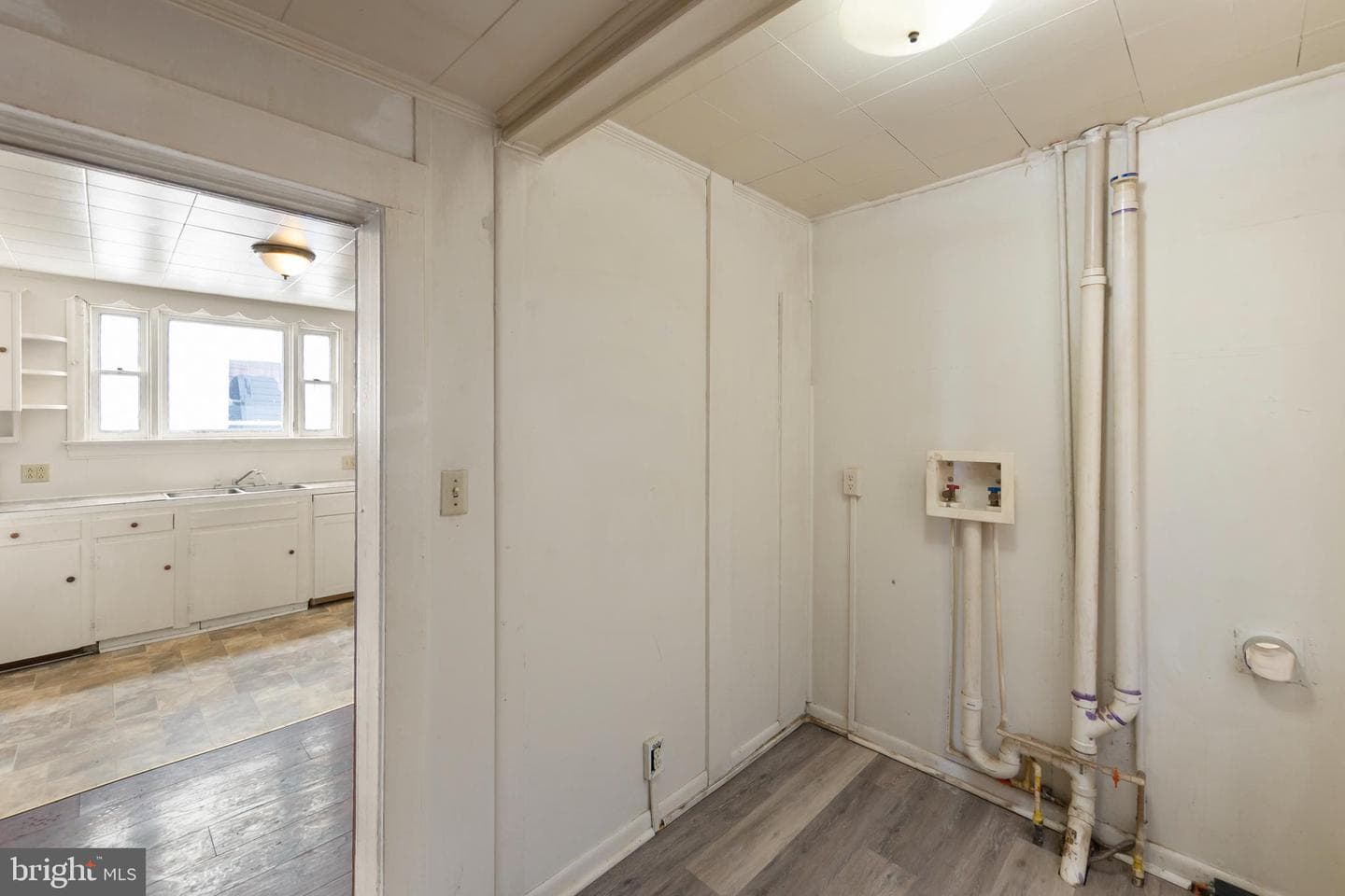706 W King Street photo 13