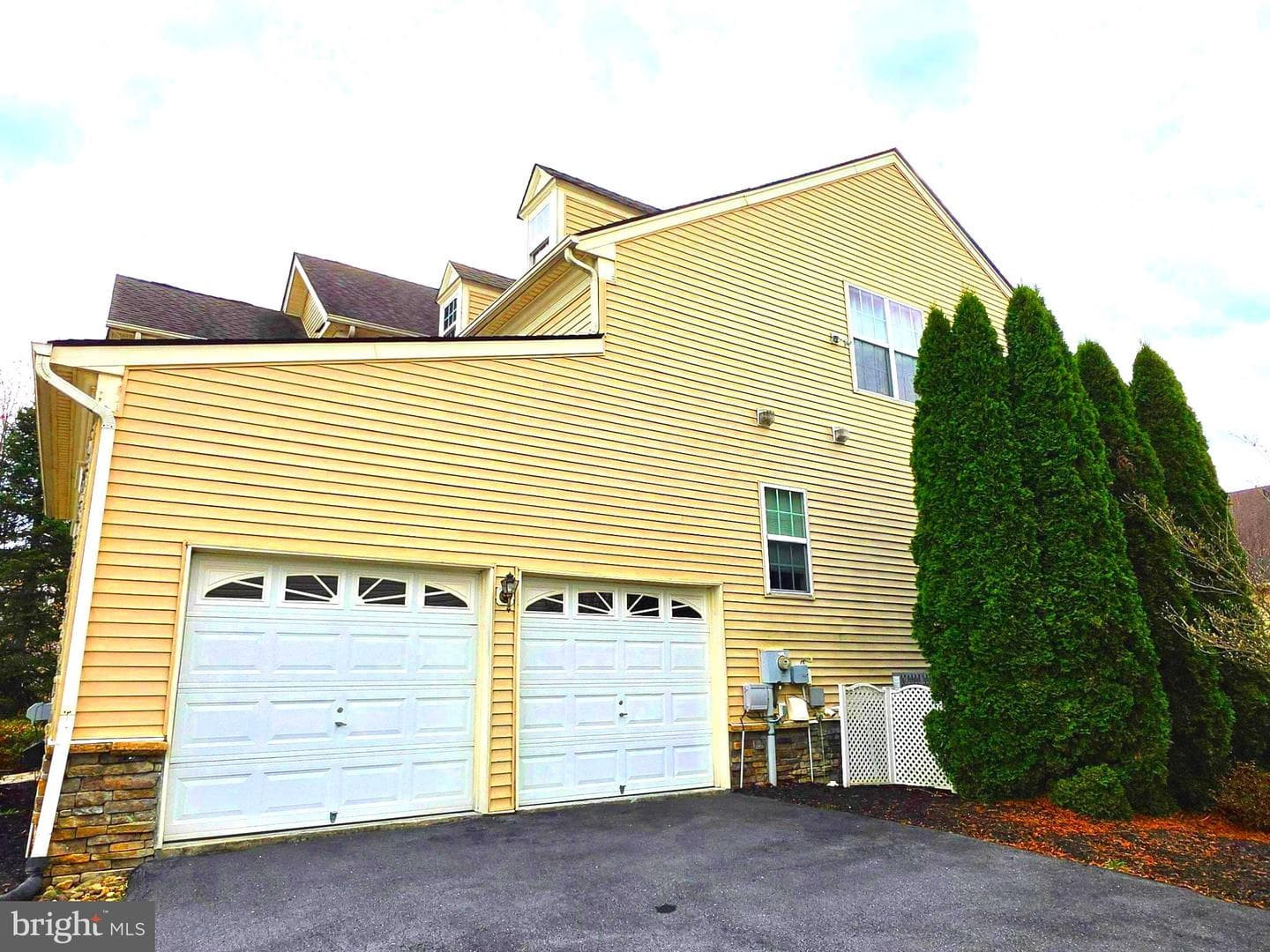 101 Darden Court W photo 6