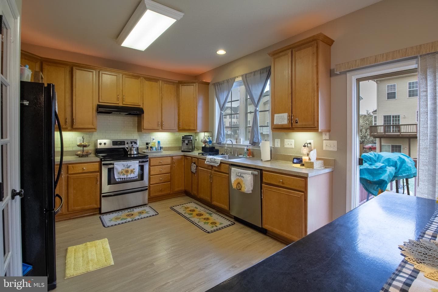 104 E Strathmore Way E photo 17