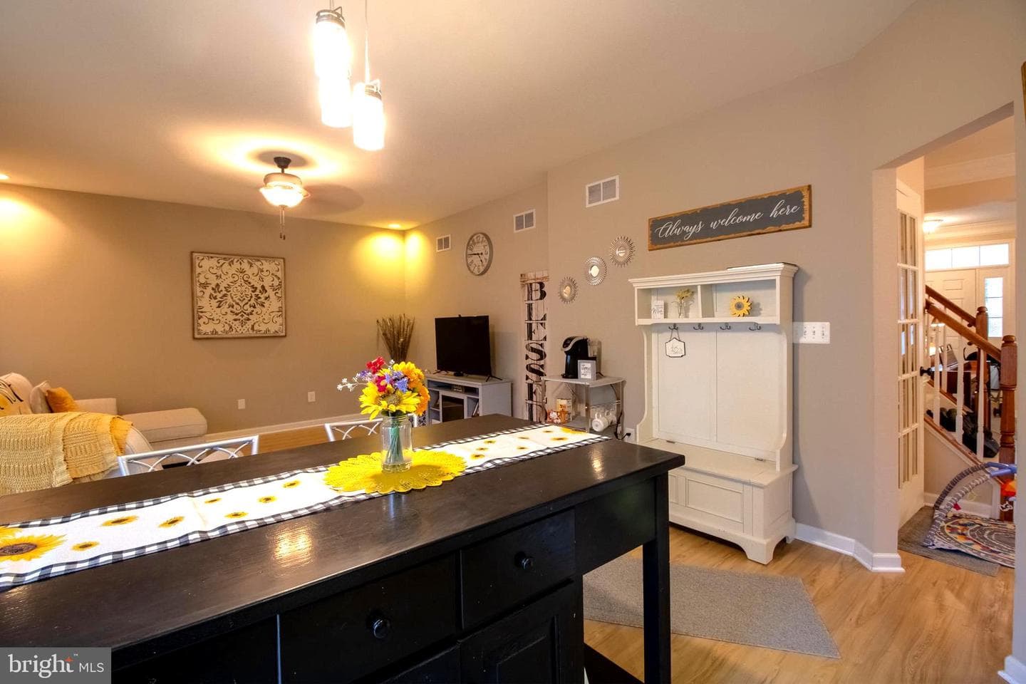 104 E Strathmore Way E photo 23