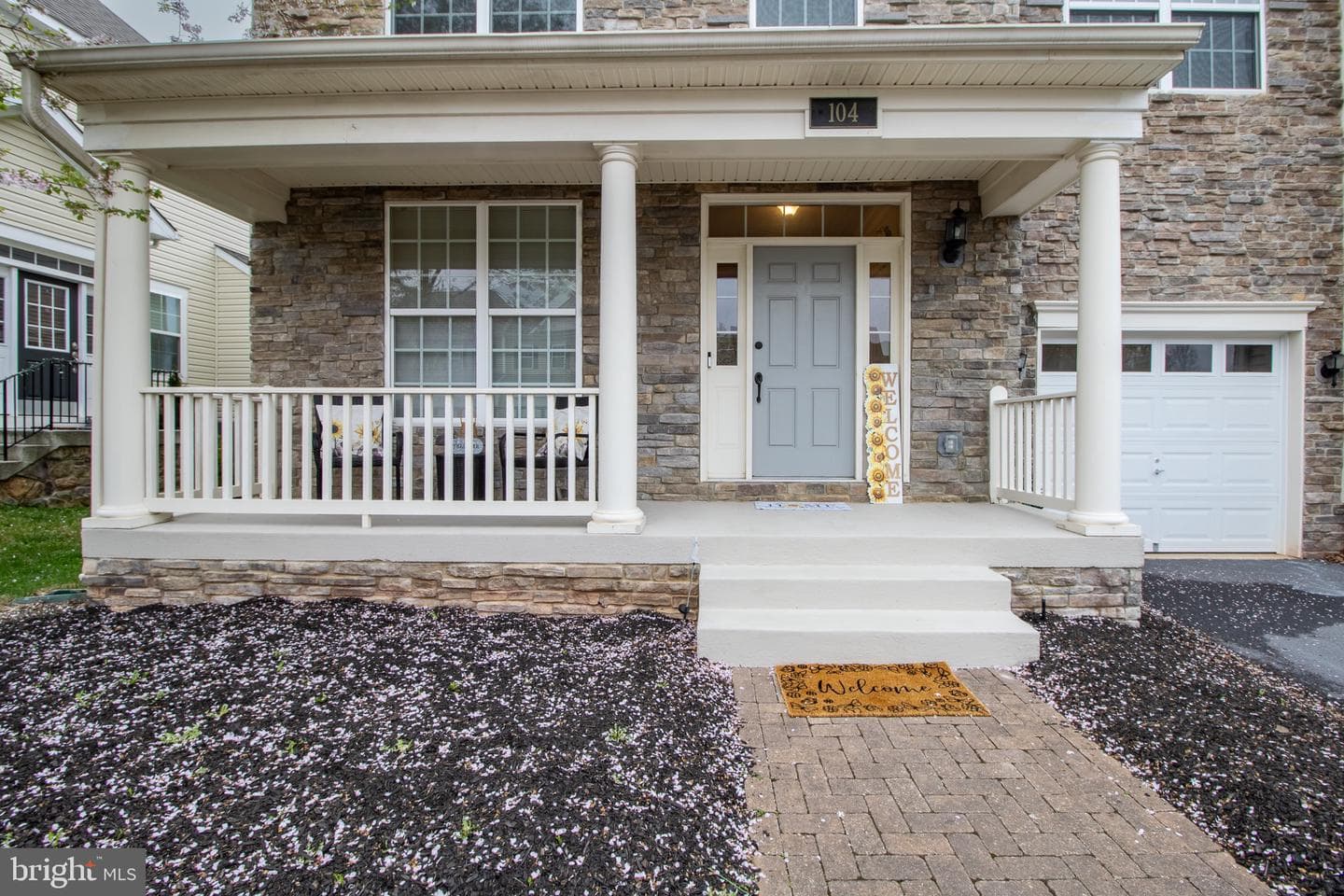 104 E Strathmore Way E photo 4