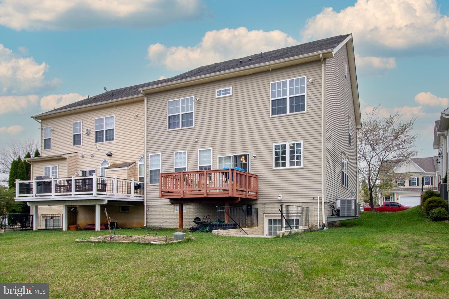 104 E Strathmore Way E photo 61