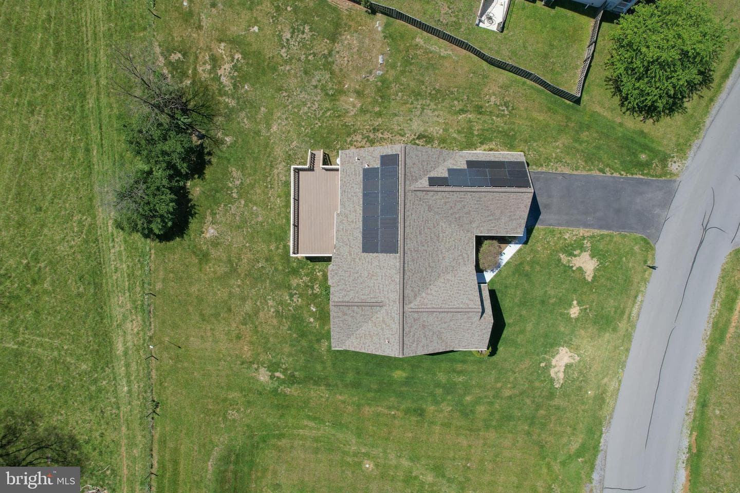 633 Bentley Drive photo 27