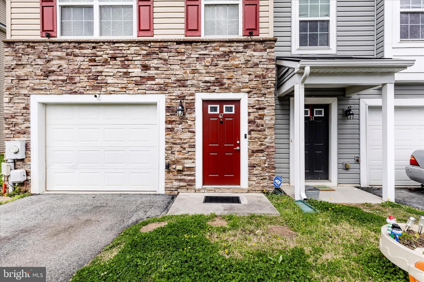 47 Carmody Lane photo 2