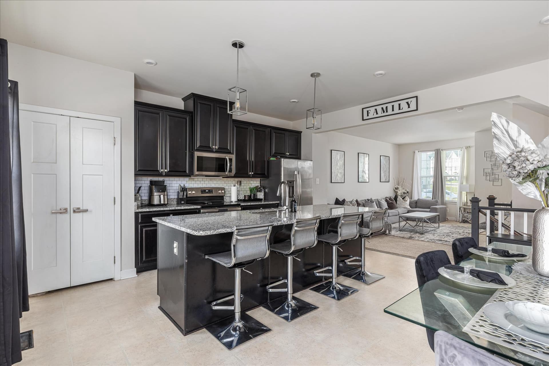 195 Ontario Drive photo 6