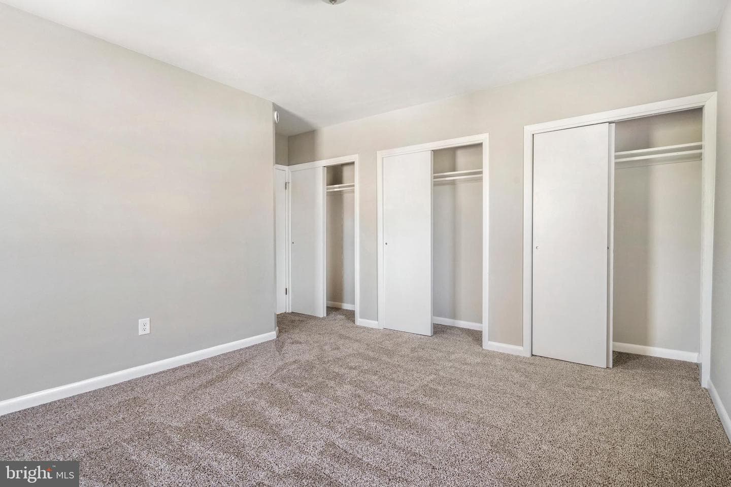 924 Kaufman Avenue photo 14