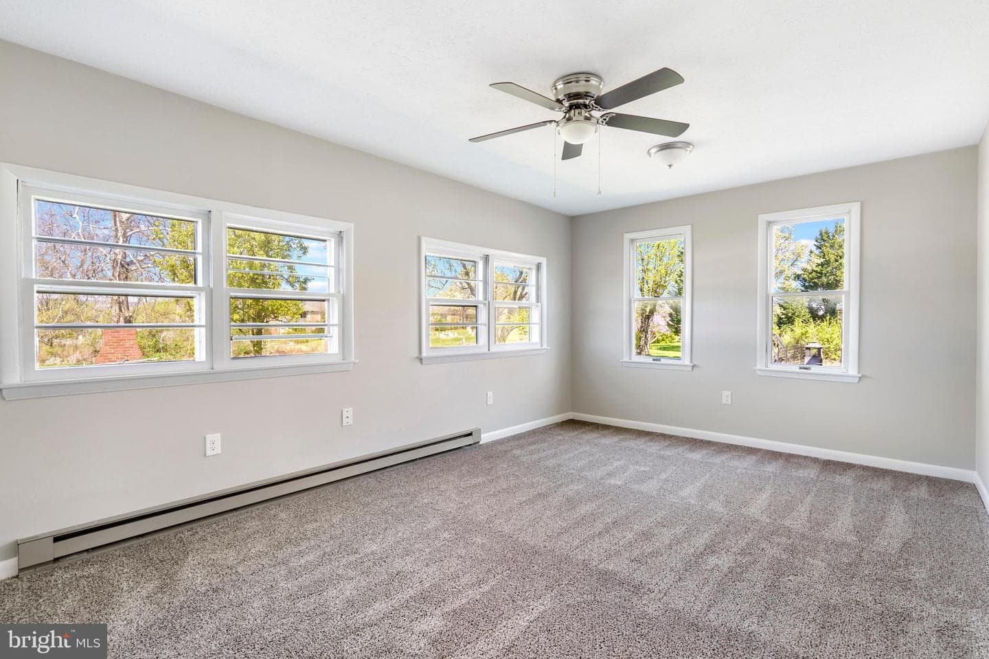 924 Kaufman Avenue photo 27