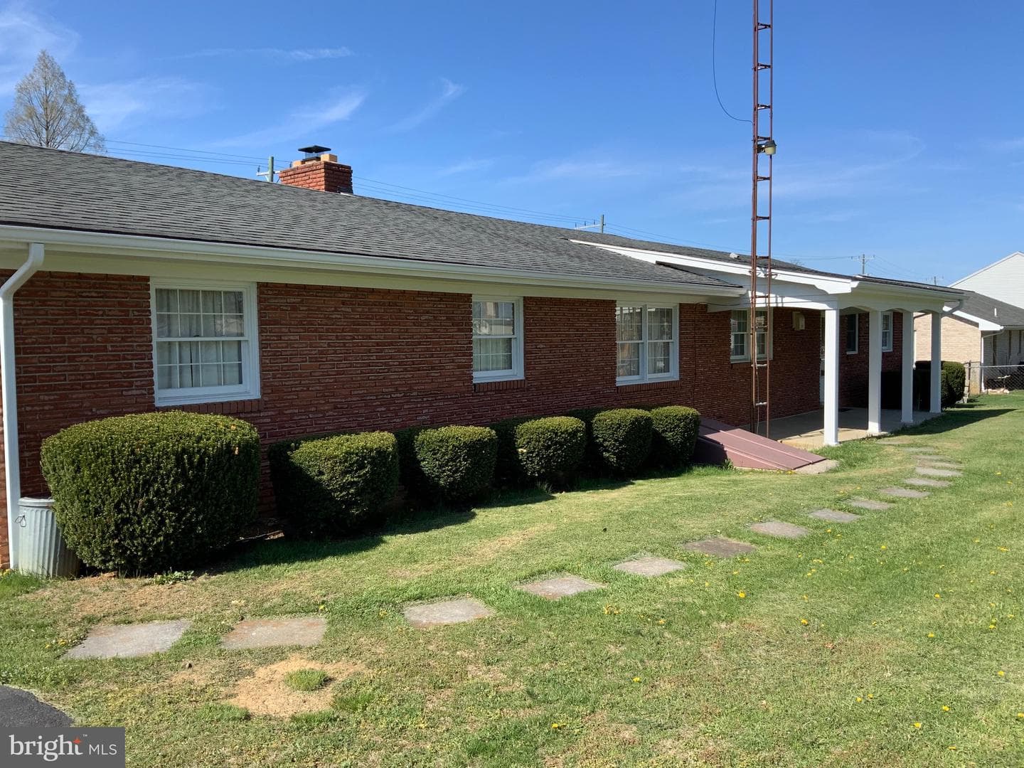 3899 Winchester Avenue photo 2