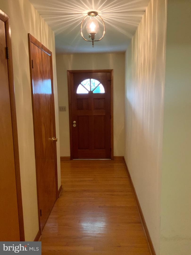 3899 Winchester Avenue photo 3