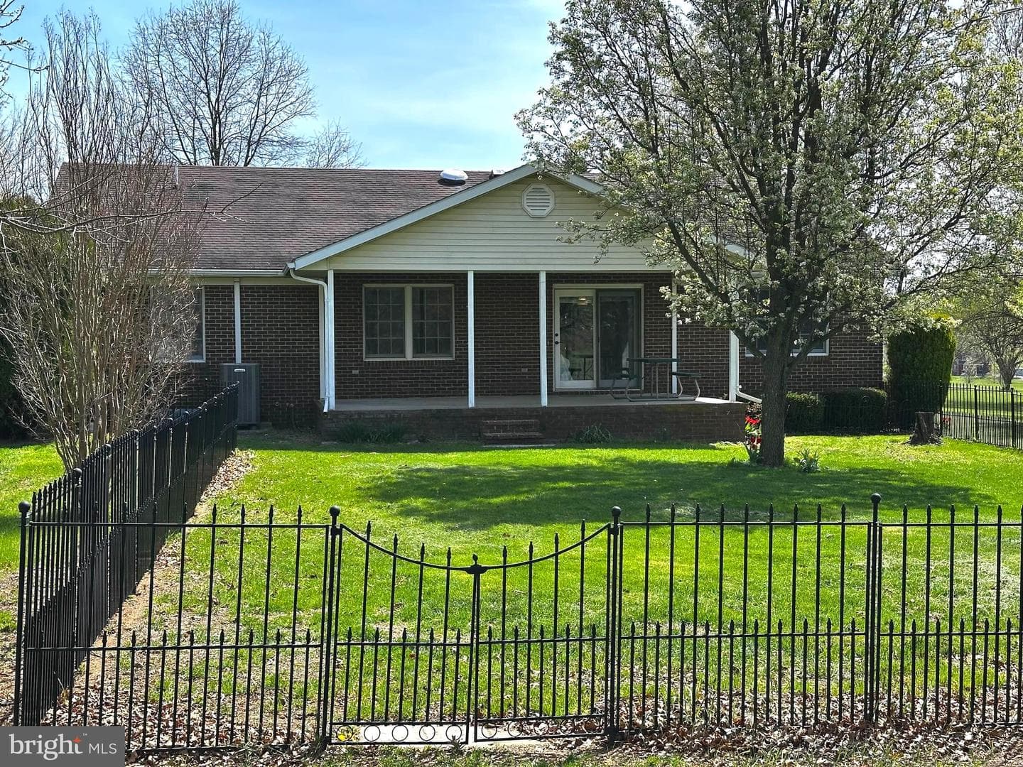 229 Hollis Drive photo 7
