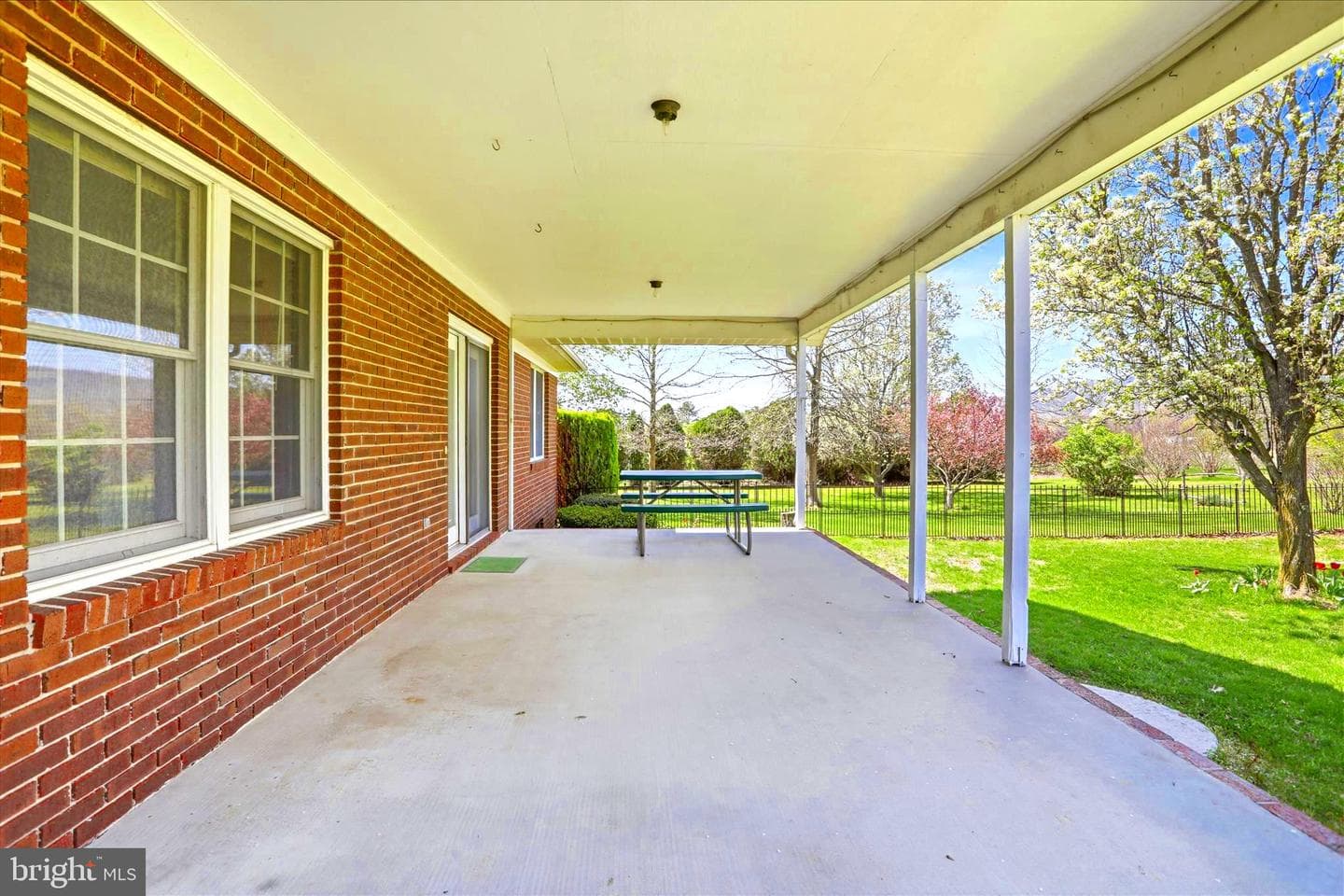 229 Hollis Drive photo 9