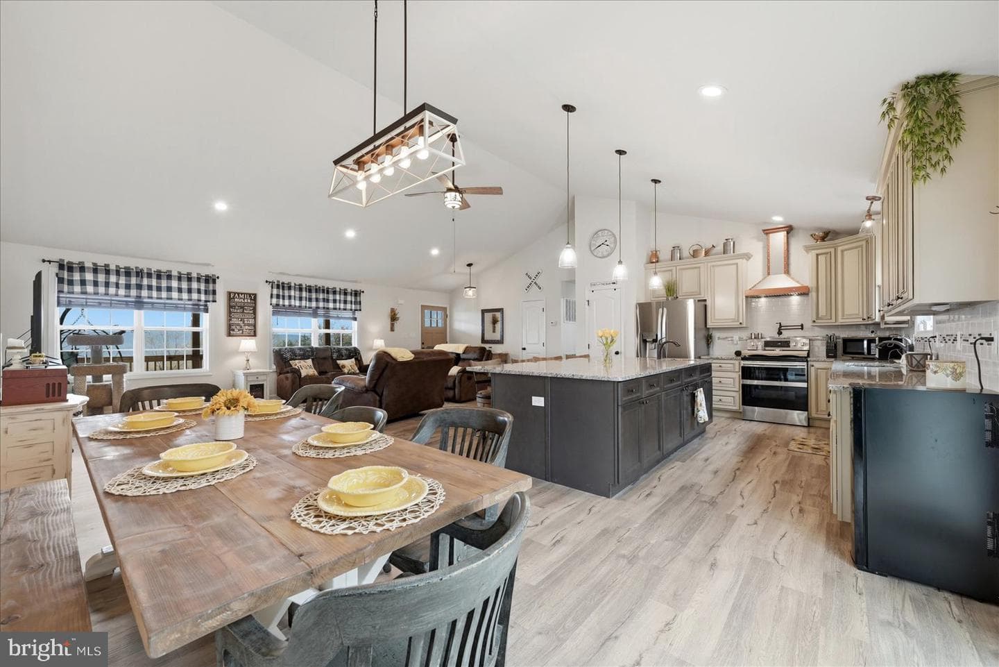 379 Jura Drive photo 17