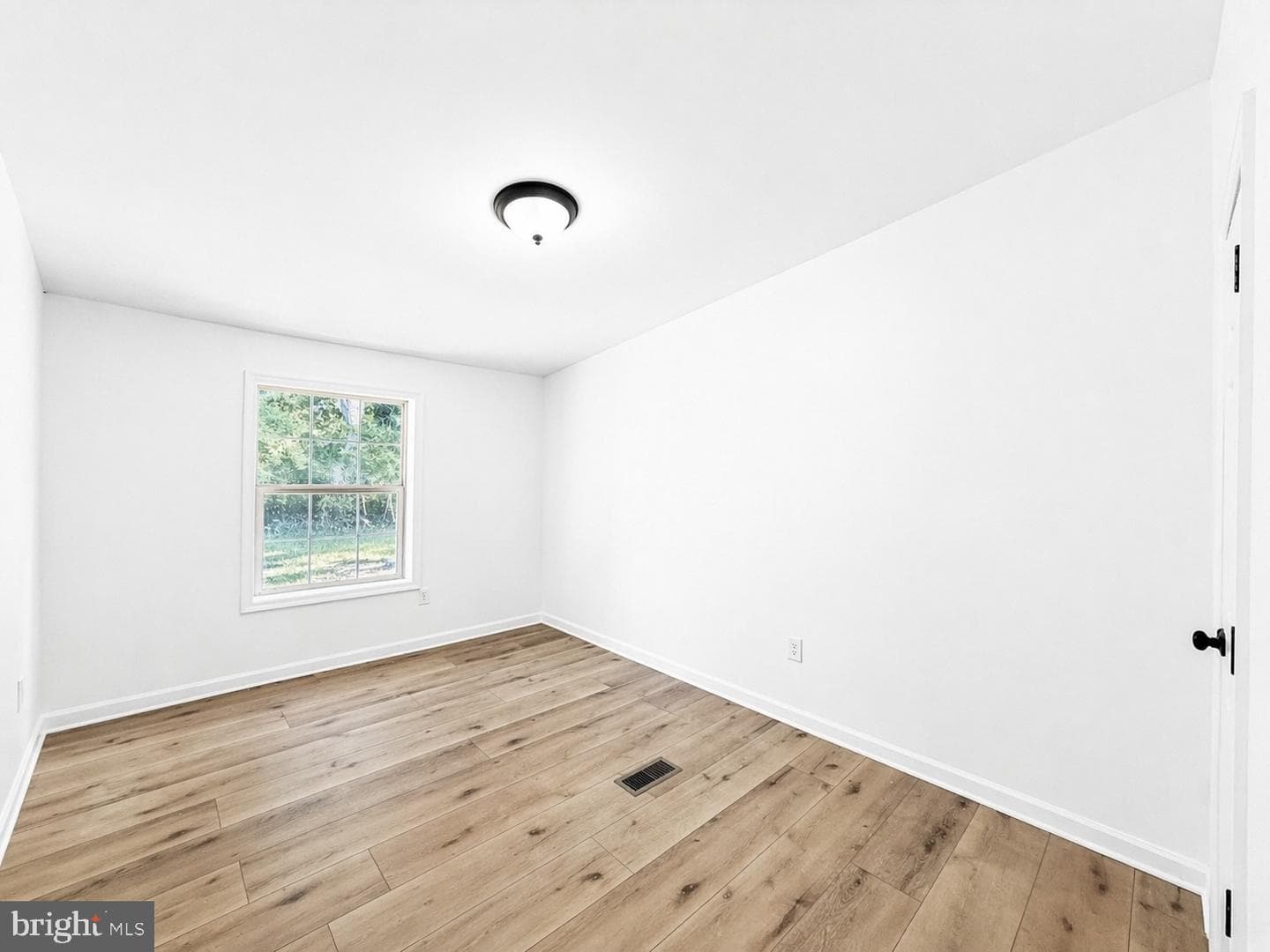 310 Jasmine Lane photo 13