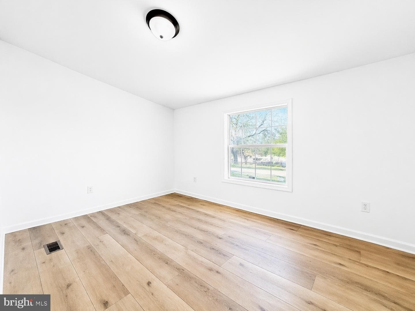 310 Jasmine Lane photo 15