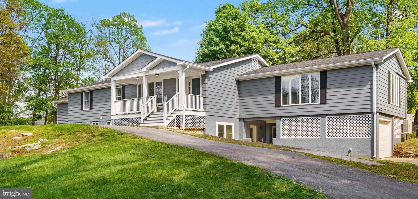 42 Together Drive, Inwood