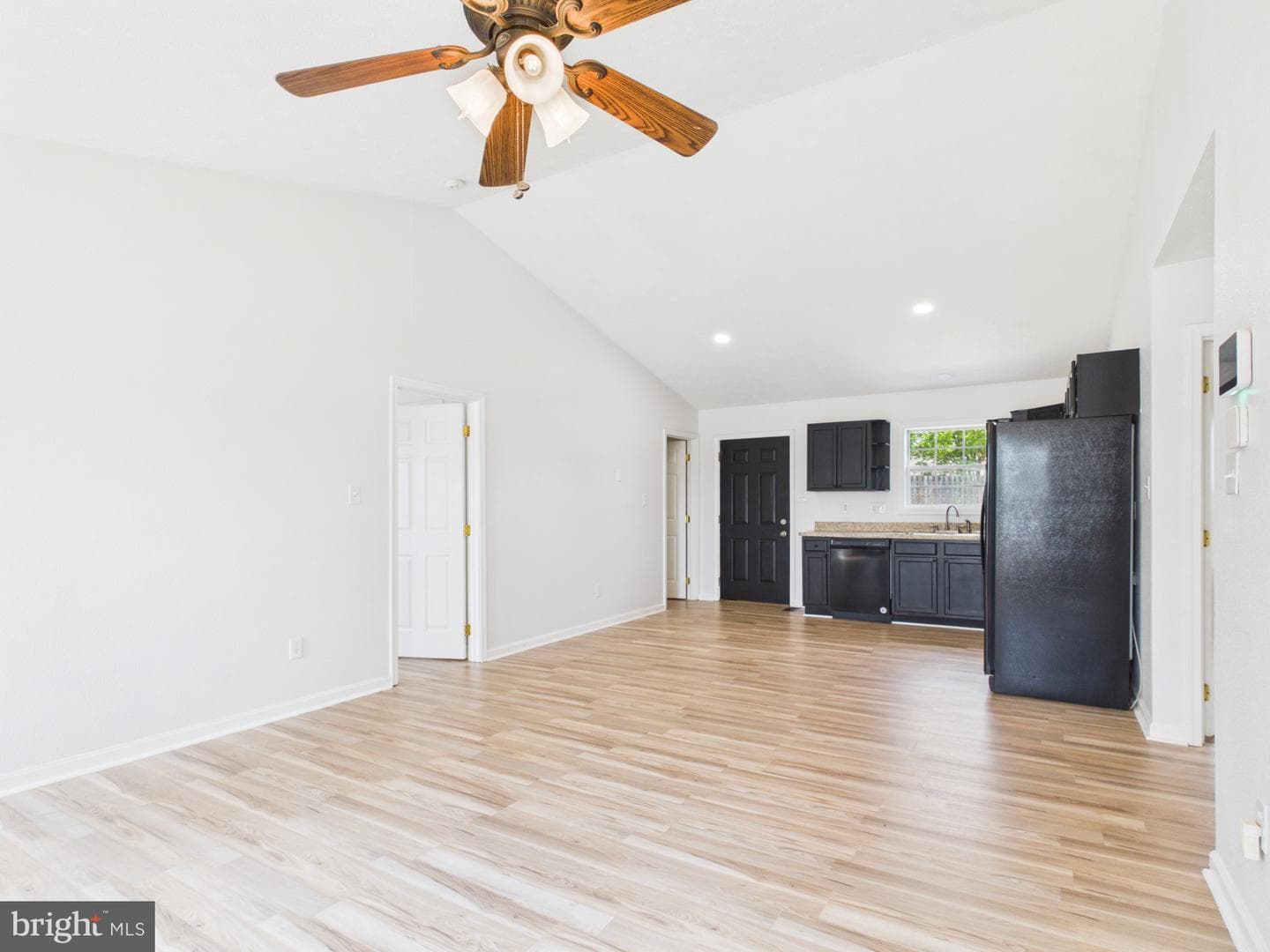 218 Larry Way photo 7