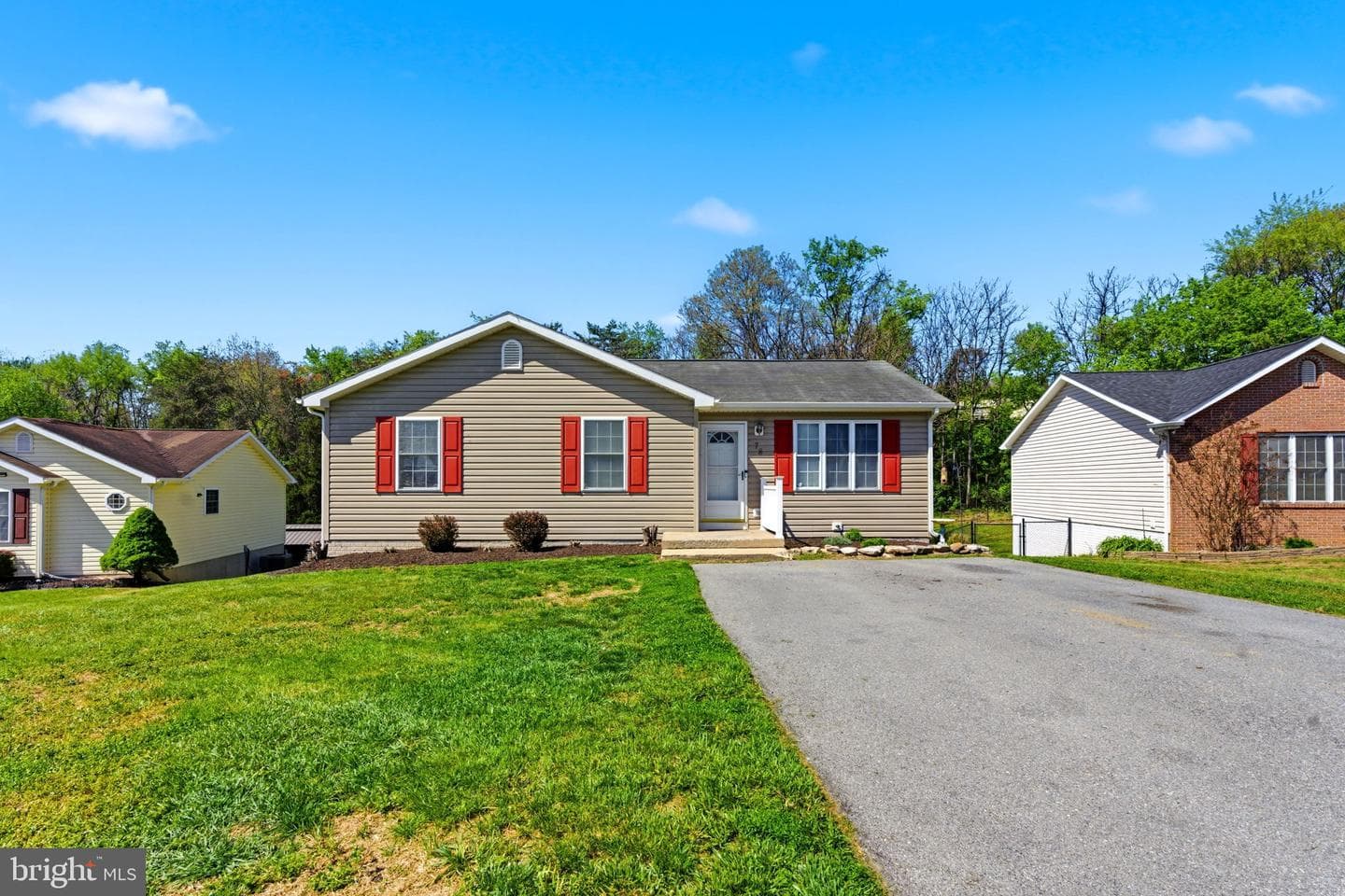 78 Gemini Court photo 3