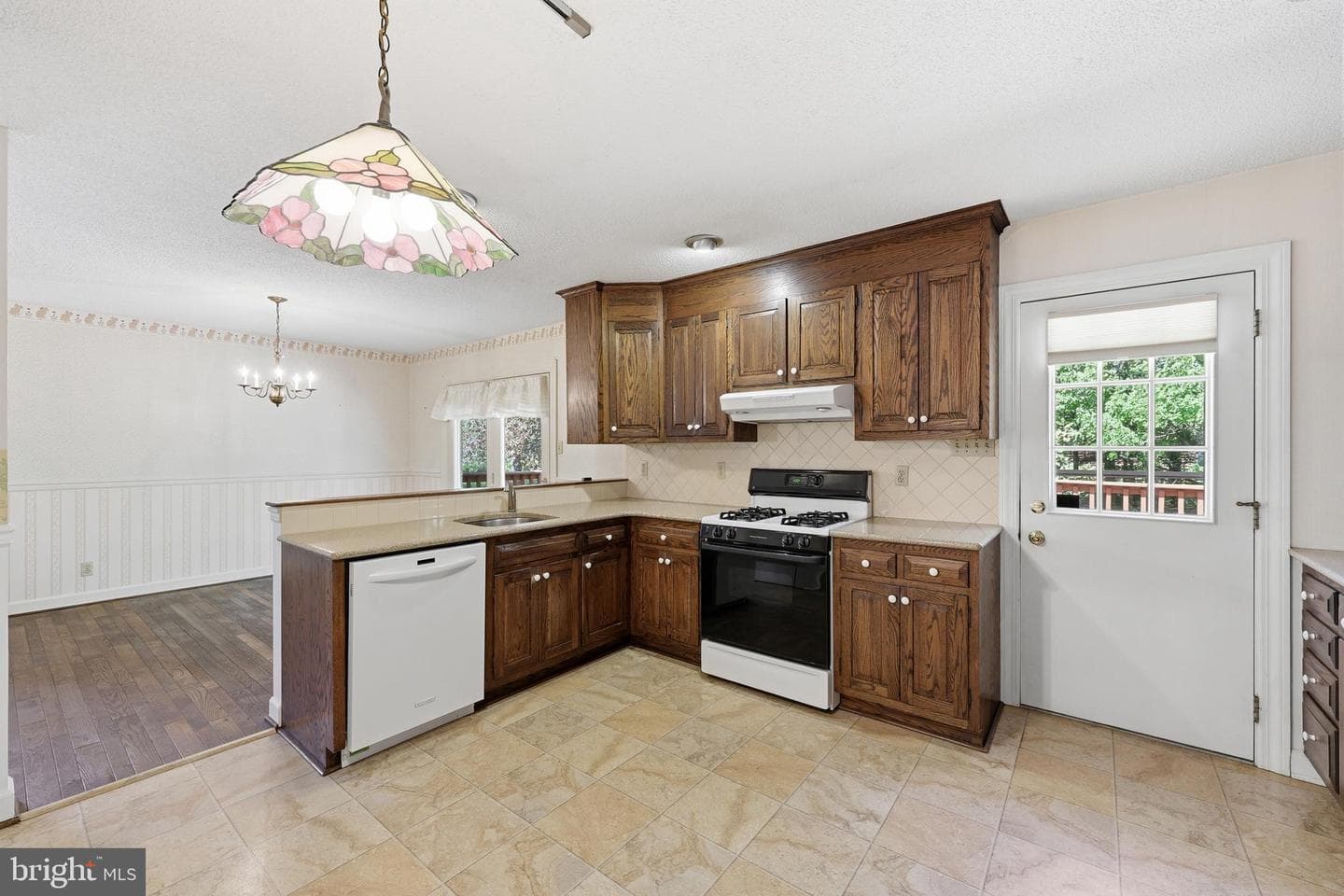 1539 Harold Drive photo 6