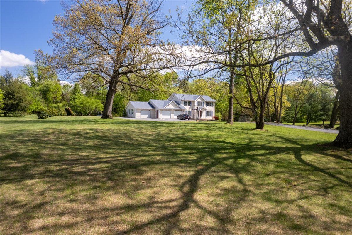426 Appian Way photo 4
