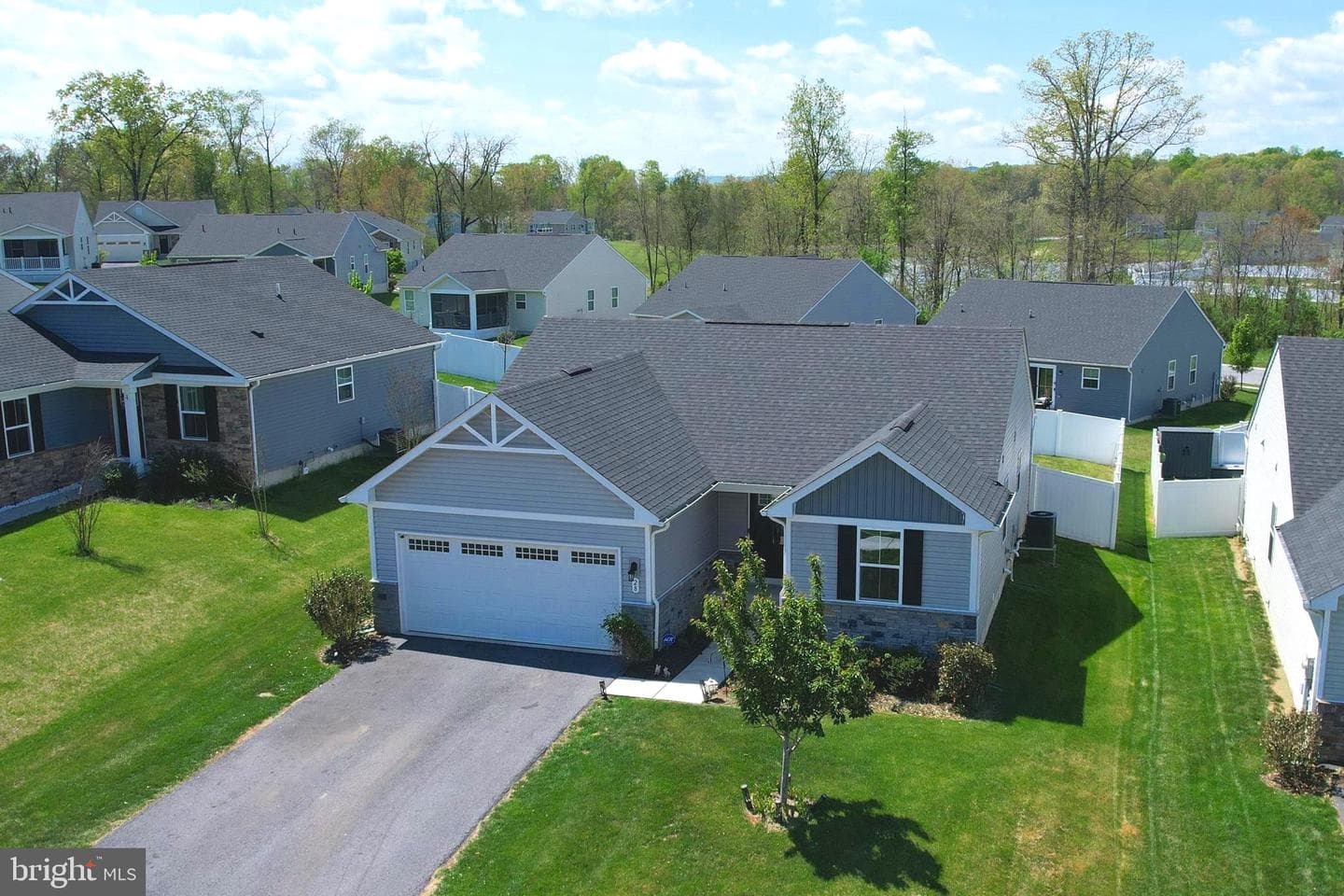 28 Boothbay Drive photo 1