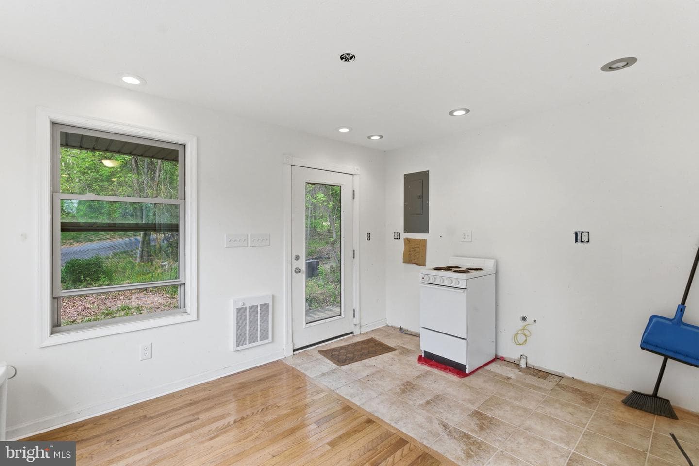 175 Rooney Road photo 54