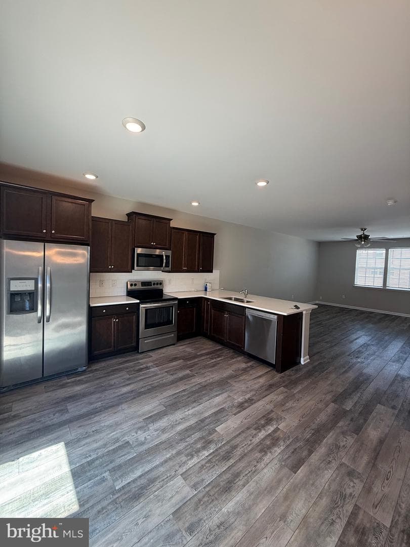 96 Vespucci Lane photo 13